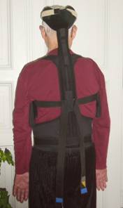 4.  von hinten Gurte f&uuml;r Axelkeilchchen gel&ouml;st.JPG